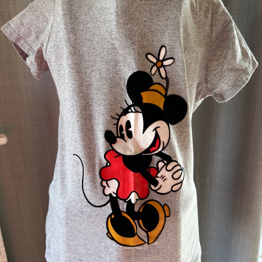 Disney Kids Gray and Red Minnie Mouse Tee